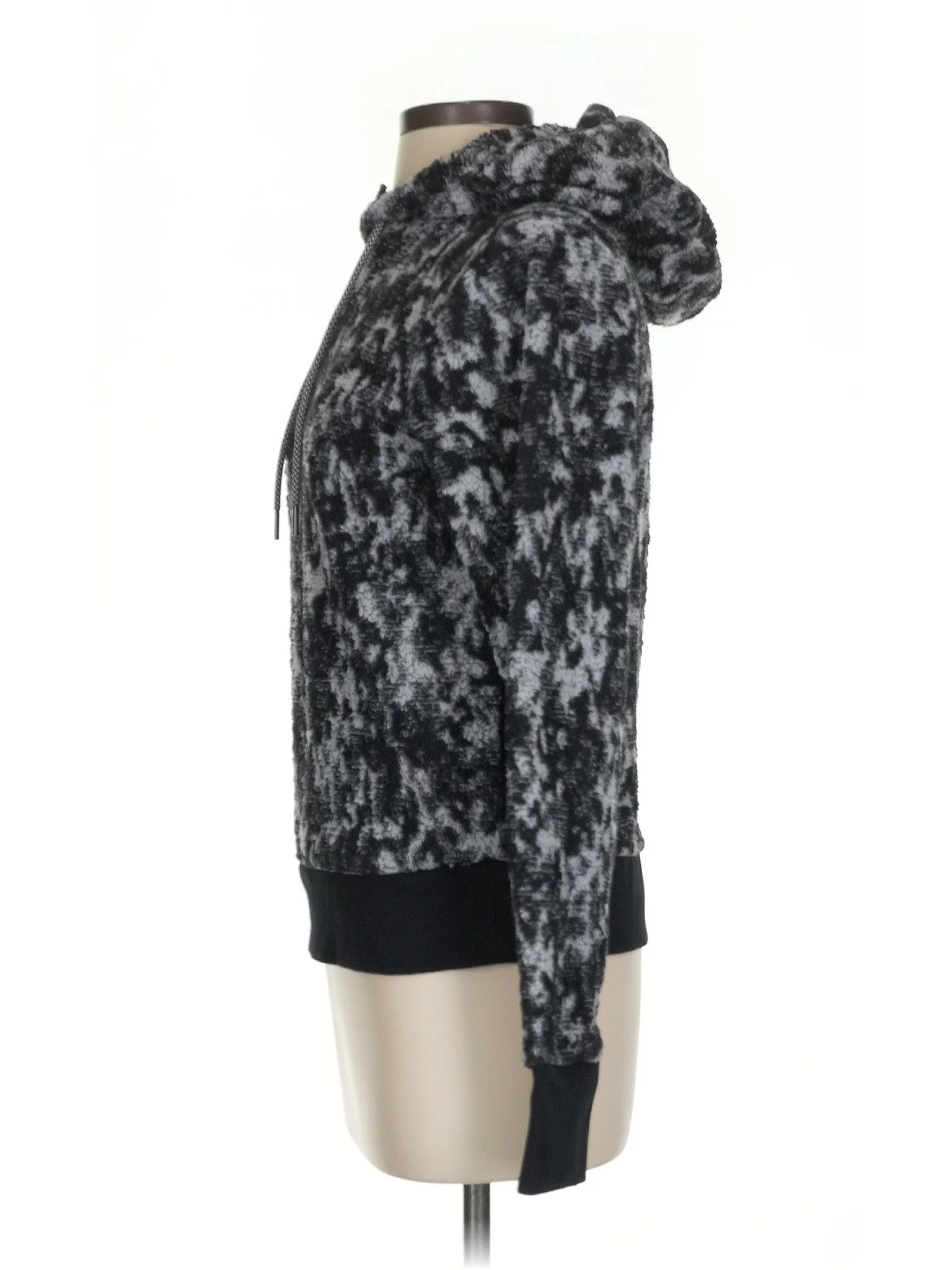 Fleece - Image 4